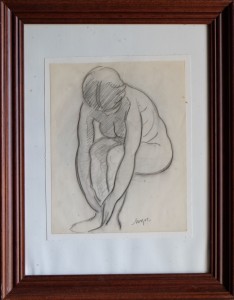 Mozos Pedro, dibujo carboncillo papel 26,50x21 y marco 46x36 cms. mujer sentada 400 (1)