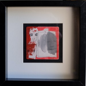Pagola Javier, rostros con fondo rojo, técnica mixta papel, enmarcado, dibujo 10x10 cms. y marco 25x25 90