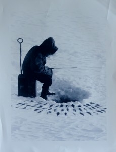 Abercrombie Thomas J. ,A Fisherman Fishes Through the Ice on Lake Huron, fotografía, edición limitada National Geographic, 63,50x49 cms. 30 (2)