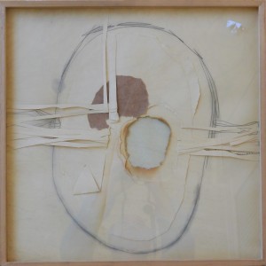 Guinovart Josep, 1967, composición, técnica mixta y collage, firmado al dorso, enmarcado, obra 50x50 cms, y marco 52x52 cms (3)