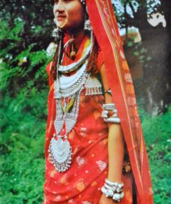 Nepal - "Tharu belle in traditional attire" cartel promoción turística