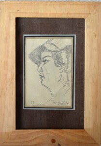 Torrado Ramón, Mujer de perfil con sombrero, dibujo lápiz papel, enmarcado, dibujo 8,50x5,80 cms. y marco 17,50x12,50 cms.  (1)