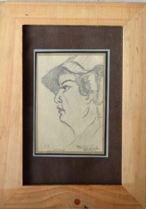 Torrado Ramón, Mujer de perfil con sombrero, dibujo lápiz papel, enmarcado, dibujo 8,50x5,80 cms. y marco 17,50x12,50 cms. (1)