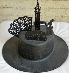 Bellver Fernando 2006, Sevilla, Bronce patinado, serie sombreros, numerado y firmado 27-35, 23,50x33,50x31,50 cma. (9)