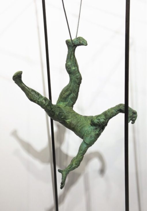 Fernando Suarez Reguera - "Gravitación III, verde" escultura bronce y hierro