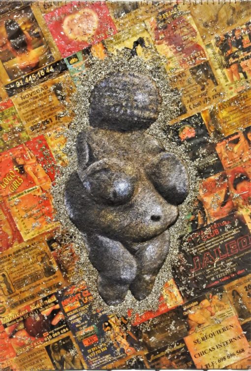 Daniel P. Decker - "Novedad en tu zona o la Venus de Willendorf" técnica mixta bajo relieve con café molido sobre panfletos de ocio adulto